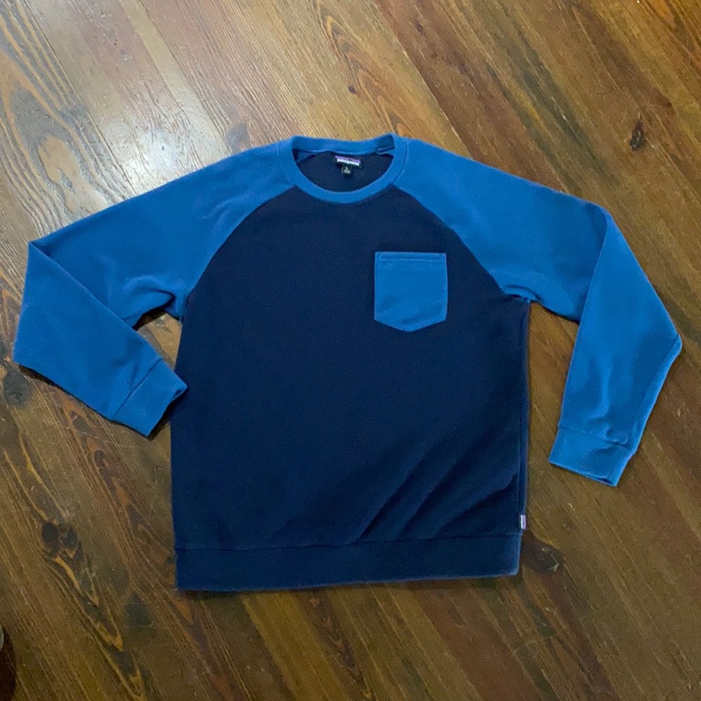 Patagonia Men’s Retro Style fleece sweatshirt